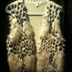 Xhilaration Faux Fur Vest size M